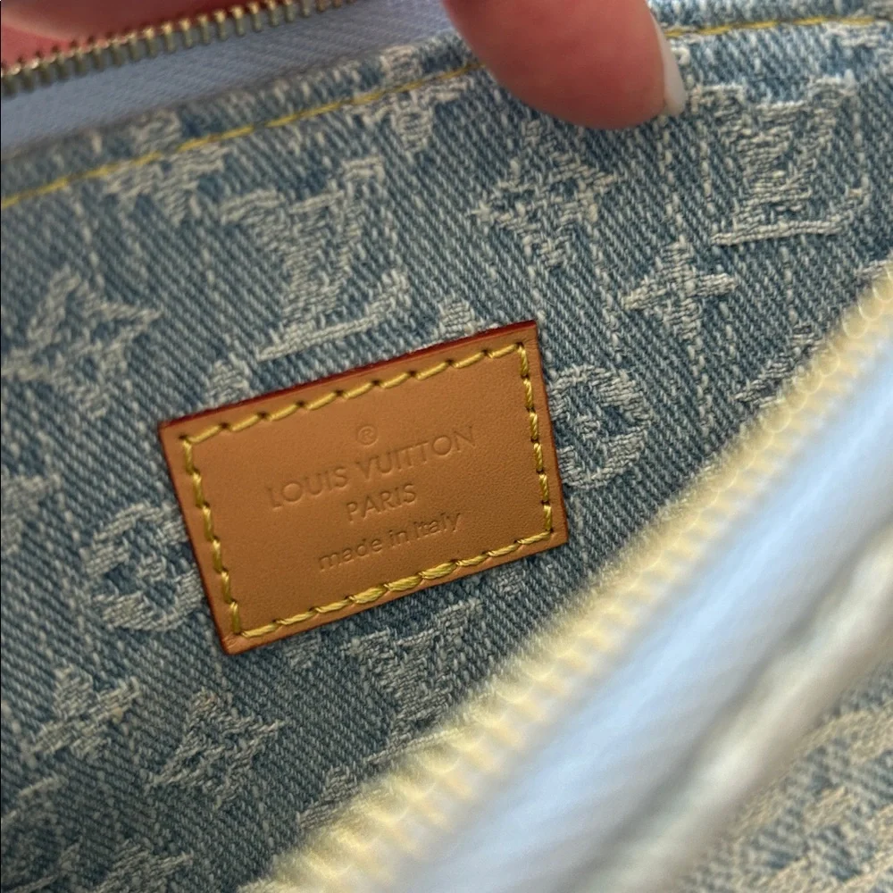 🦄 Limited Edition Louis Vuitton Denim Pouch/Wristlet